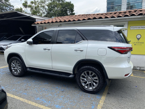 Toyota Fortuner 2.4 Srv Diesel 4x2 2022
