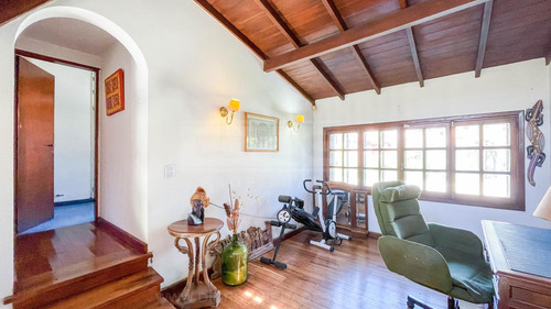 Casa 4 Dormitorios Alquiler - Olivos-golf