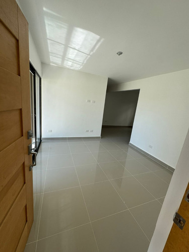 ¡apartamento Nuevo A Estrenar En Venta! ¡no Pierdas La Oportunidad De Ser El Primero En Estrenar Este Apartamento! Ubicado En El Primer Nivel De Graditis Residence, Este Inmueble Es Perfecto Para Quie