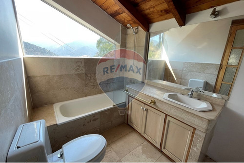 Casa Con Vista Panorámica Sector Arrayán