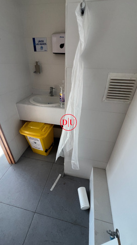 Box De 29 M² | Un Ambiente En Edificio Médico Nuevo Prado