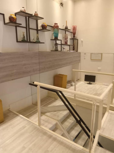 Oportunidad Local En Centro Comercial Rivadavia Entre Córdoba Y Santiago Del Estero