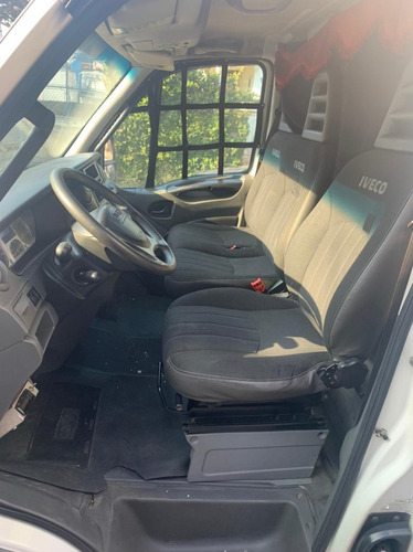 Imagem 12 de 15 de Iveco 35s14