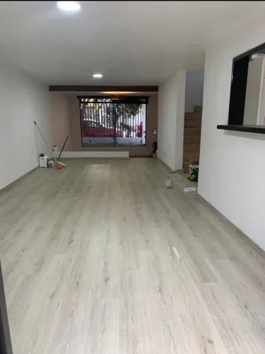 Casa Iluminada Venta Súper Céntrica En La Parte Baja Las Alamedas