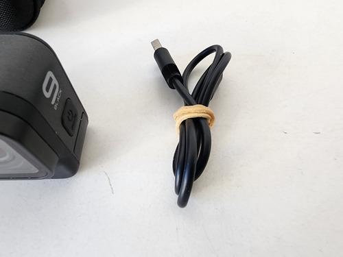 Imagen 10 de 10 de Cámara Gopro Hero 9 Black Con Funda, Cable Y Accesorios