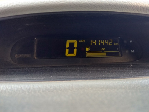 Imagen 8 de 8 de Renault Twingo 2002 1.2 Privilege Pk1 Aa Ab