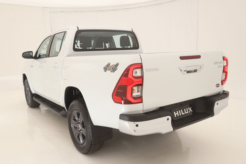 Toyota Hilux Pick-up 2.8 Cd Srv 204cv 4x4 At Frontier Amarok