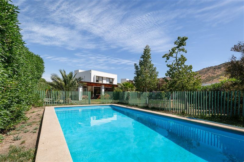 Casa Mediterránea, Terraza, Piscina Y Quincho.