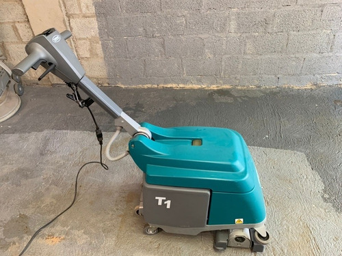 Imagem 2 de 6 de Lavadora De Piso Compacta De Operação A Pé T1 Tennant