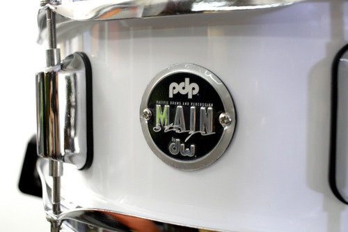 Caja 14x5.5 Blanca // Mainstage // Pdp // Lucy Rock
