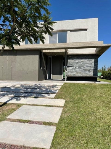 Casa En Venta Ubicado En Castaños, Nordelta, G.b.a. Zona Norte