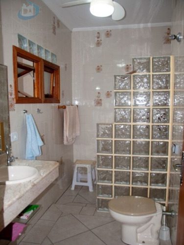 Imagem 12 de 15 de Casa Térrea Isolada 5 Dormitórios, Piscina Apenas 50mts Do Mar! - Si1448