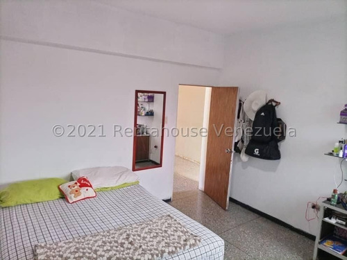 Imagen 29 de 30 de !!!sp!! Apartamento En Venta Centro Barquisimeto Lara, Venezuela , 0424-5197639 + Cod + 23-18635 $ 22000 4 Dormitorios 3 Baños 140 M²