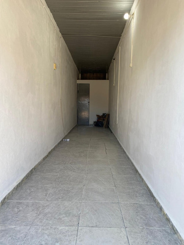 Lega Propiedades Alquila Local Comercial Con Buena Ubicación.