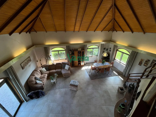 Casa De 3 Dormitorios En Paraíso Suizo