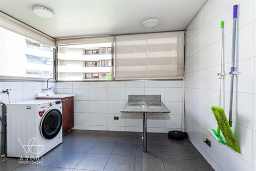 Amplio Departamento En Venta De 3 Dorm. En Las Condes
