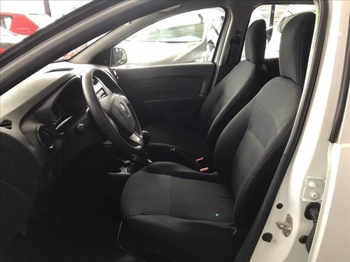 Imagem 7 de 12 de Renault Logan 1.0 12v Sce Authentique