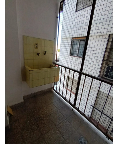 Venta Departamento De 2 Amb. Zona Comercial Apto Profesional