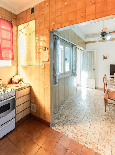 Departamento Tipo Casa. Tres Ambientes. Balcón. Villa Crespo