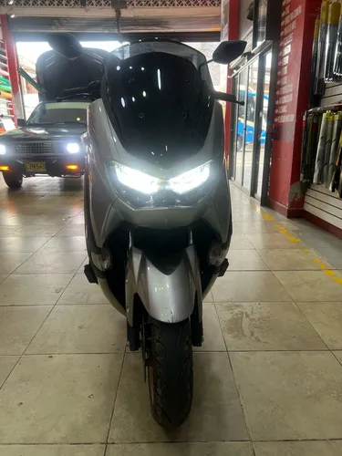 N-max Conet 2025 Con Muchos Extras Ppf Sliders Tapa Cajuela