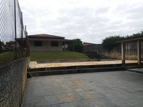 Imagem 4 de 14 de 2.000 M², 03 Dormitórios, Piscina, Churrasqueira E Pomar !!
