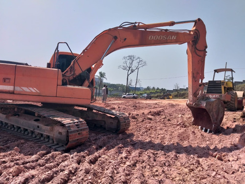 Imagem 4 de 13 de Escavadeira Doosan Dx 225 Ano 2011 14.000 Horas Unico Dono.
