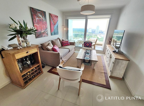 Piso Alto En Brava- Ref: 1188