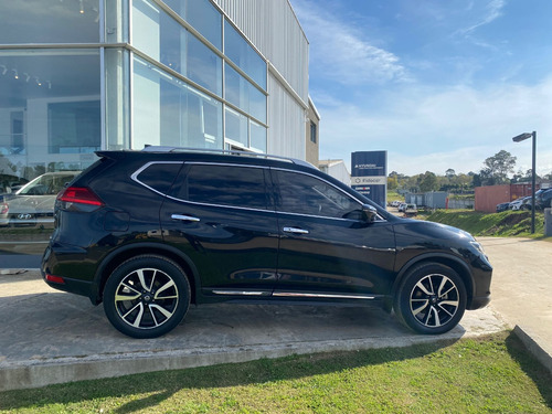 Nissan X-Trail 2.5 Exclusive 3 Row Cvt