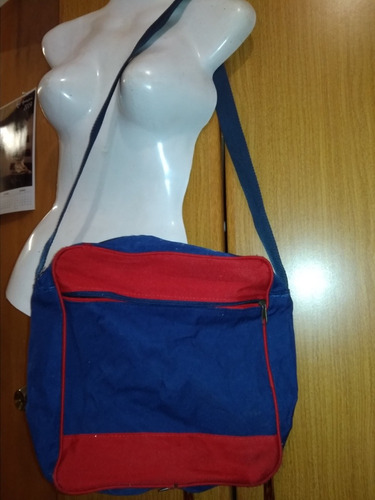 Bolso De Mano En Tafeta Azul Y Roja Con Bolsillo Impecable 