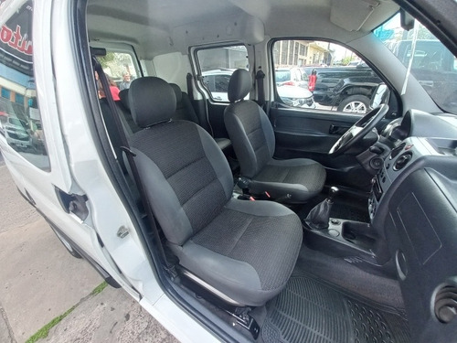 Imagen 10 de 15 de Citroën Berlingo 2017 1.6 Hdi 92 Bussines Mixto