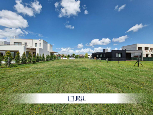 Lote En Venta En Puertos Del Lago - Barrio Araucarias