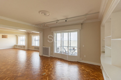 Alquiler De Apartamento En 3 Dormitorios, Punta Carretas, Montevideo (ref: Srs-12002)
