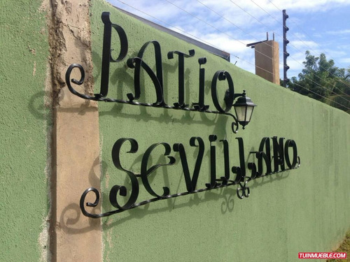 Imagen 2 de 12 de En Venta Townhouses Chichiriviche Patio Sevillano Ciudad F