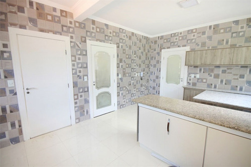Imagem 14 de 30 de Casa Em Condomínio 3 Suítes Com Jardim E Piscina Na Chácara Monte Alegre. - Reo99648