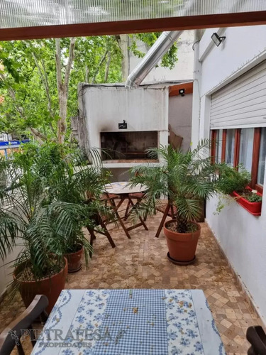 Apartamento En Venta 2 Dormitorios, 1 Baño, Terraza Y Patio-av. Brasil-pocitos