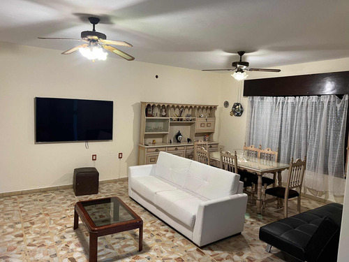 Alquilo Piriapolis Casa Nuevita En Pleno Centro A 4 De La Playa 2 Dormitoriso Amplios Aire Cocina Completa Parrillero Garague Totalmente Cerrado Hermozo Jardin Y Verde Totalmente Equipada Para 6 Perso