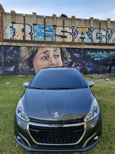 Peugeot 208 2016 1.2 T Allure.