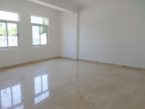 Imagen 29 de 30 de Casa En Venta Pedregal Barquisimeto, 680metros2,planta Electrica, Amplios Espacios, Área Social Con Piscina. Contactame 0424-5620928 Flex 22-993 Z23