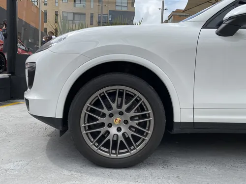 Porsche Cayenne Platinum Edition