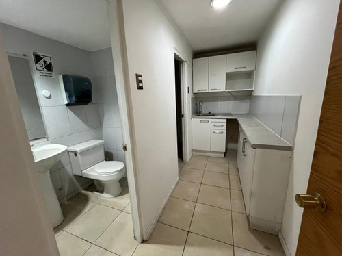 Se Vende Gran Oficina Con 7 Privados Y Salón En El Centro