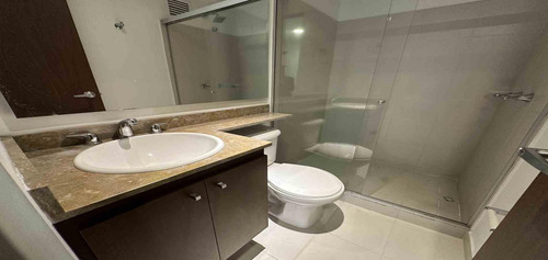 Apartamento En Arriendo Ubicado En Envigado Sector Loma Del Esmeraldal (27260).