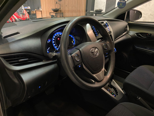 Toyota Yaris 1.5 16V FLEX SEDAN XL LIVE MULTIDRIVE