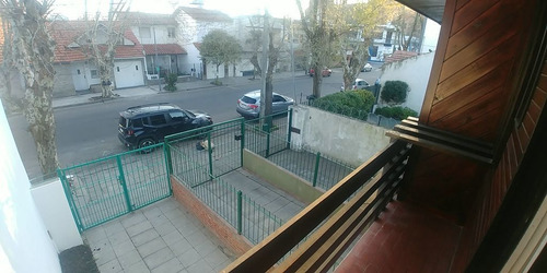 Imagen 9 de 19 de Dúplex 3 Ambientes Con Balcón Saliente