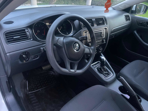 Imagen 8 de 13 de Volkswagen Jetta 2016 2.0 L4 At