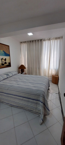 Imagen 9 de 14 de Apartamento Frente Al Mar Equipado En Alquiler