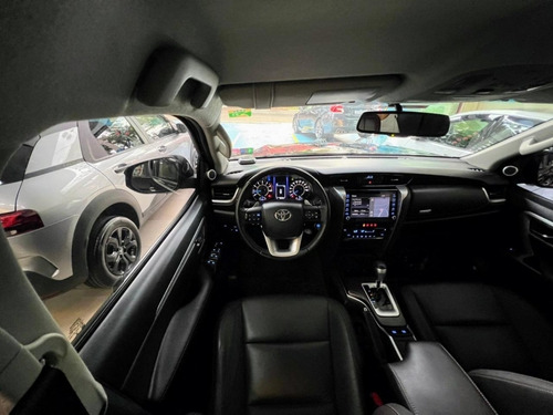 Toyota Hilux SW4 2.7 SRV 7 LUGARES 4X2 16V FLEX 4P AUTOMÁTICO