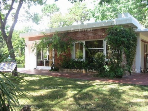 Casa En Lugano, 4 Dormitorios En - Ref: 24910