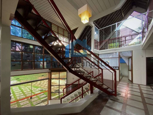 Imagem 10 de 15 de Granja Viana - Casa Comercial - 3 Pisos E 17 Vagas! - 841