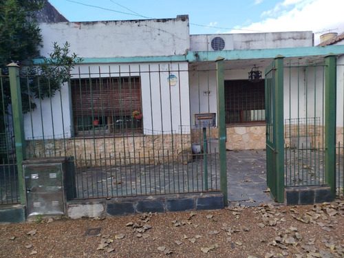 Casa En Venta En Quilmes Oeste. Apta Credito.