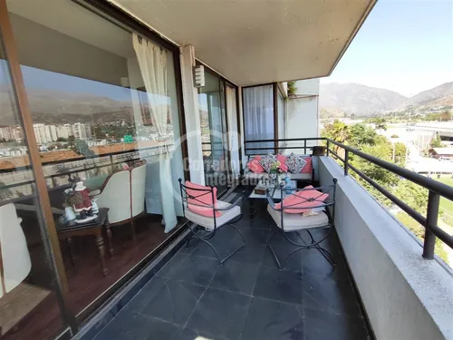 Departamento En Venta De 4 Dorm. En Raúl Labbé Lo Barnechea